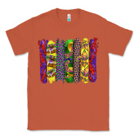 Copper mardi gras crawfish cake and mask with leopar and fleur de lis brushst Classic Tee - Artiststas