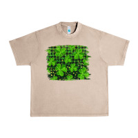 French Oak st patrick's day shamrock and plaid distressed background Urban Heavy Tee - RanaPortraitStore