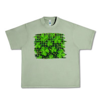 Oil Green st patrick's day shamrock and plaid distressed background Urban Heavy Tee - RanaPortraitStore