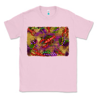 Bubblegum Pink mardi gras crawfısh leopard wood and glitter background Classic Tee - Artiststas