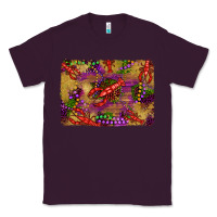 Plum mardi gras crawfısh leopard wood and glitter background Classic Tee - Artiststas