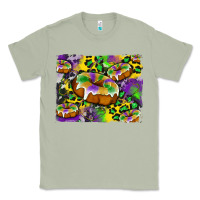 Matcha mardi gras cake glitterleopard and cowhide background Classic Tee - Artiststas