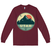 Burgundy utah retro mountain badge Long Sleeve Tee - linhVisuals