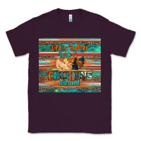 Plum life is better with chickens around chicken coop Classic Tee - Artiststas