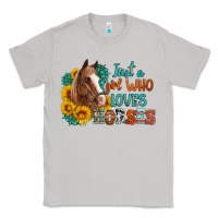 Moon Dust just a girl who loves horses Classic Tee - Artiststas