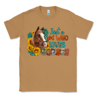 Toasted Coconut just a girl who loves horses Classic Tee - Artiststas