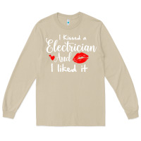 Mushroom i kissed an electrician and i liked it for girlfriend wife pullover ho Long Sleeve Tee - linhVisuals