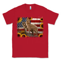 Red american th of july wolves Classic Tee - Jasminsmagicworld