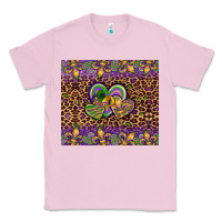 Bubblegum Pink mardi gras fleur de lis hearts leopard glitter Classic Tee - Artiststas