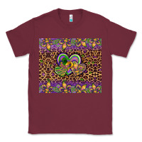 Burgundy mardi gras fleur de lis hearts leopard glitter Classic Tee - Artiststas