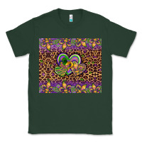 Sports Green mardi gras fleur de lis hearts leopard glitter Classic Tee - Artiststas