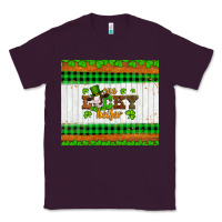 Plum st patricks one lucky heifer Classic Tee - Artiststas