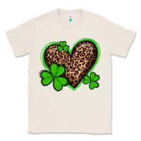 Natural st patricks day leopard heart with shamrocks Classic Tee - Artiststas