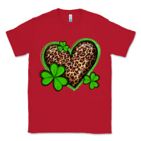 Red st patricks day leopard heart with shamrocks Classic Tee - Artiststas