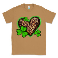 Toasted Coconut st patricks day leopard heart with shamrocks Classic Tee - Artiststas