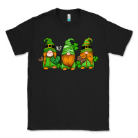 Black st patricks day gnomes with western hearts and shamrocks Classic Tee - Artiststas