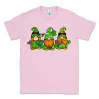 Bubblegum Pink st patricks day gnomes with western hearts and shamrocks Classic Tee - Artiststas