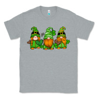 Heather Grey st patricks day gnomes with western hearts and shamrocks Classic Tee - Artiststas