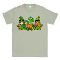 Matcha st patricks day gnomes with western hearts and shamrocks Classic Tee - Artiststas