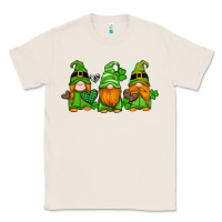 Natural st patricks day gnomes with western hearts and shamrocks Classic Tee - Artiststas