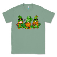 Sage st patricks day gnomes with western hearts and shamrocks Classic Tee - Artiststas