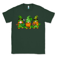 Sports Green st patricks day gnomes with western hearts and shamrocks Classic Tee - Artiststas