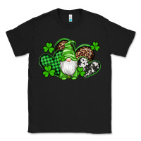 Black st patricks day gnome with western hearts Classic Tee - Artiststas