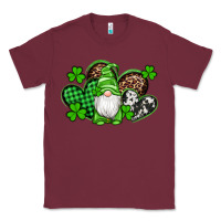 Burgundy st patricks day gnome with western hearts Classic Tee - Artiststas