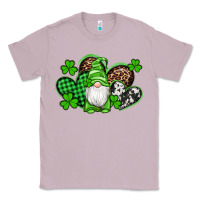 Lilac st patricks day gnome with western hearts Classic Tee - Artiststas