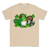 Mushroom st patricks day gnome with western hearts Classic Tee - Artiststas