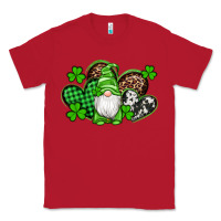 Red st patricks day gnome with western hearts Classic Tee - Artiststas
