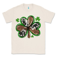 Natural western st patricks day shamrocks Classic Tee - Artiststas
