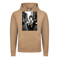 Vintage Coffee linda evangelista fashion model Vintage Hoodie - artisFamous