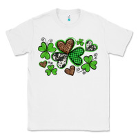 White western st patricks day shamrocks and hearts Classic Tee - Artiststas