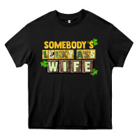 Black St. Patrick's Somebody's lucky ass wife Heavy Core Tee - CowGirlArtShop