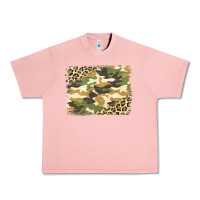 Salmon leopard camo pattern background Urban Heavy Tee - Jasminsmagicworld