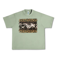 Oil Green leopard cowhide pattern background Urban Heavy Tee - Jasminsmagicworld