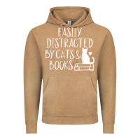 Vintage Camel easily distracted by cats and books   cute book lover t shirt Vintage Hoodie - linhVisuals