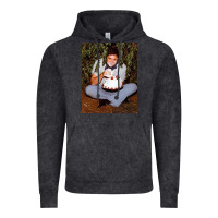 Vintage Black johnny cash eating cake in a bush Vintage Hoodie - linhVisuals