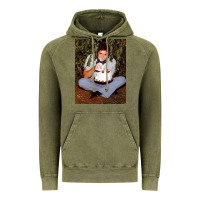 Vintage Olive johnny cash eating cake in a bush Vintage Hoodie - linhVisuals
