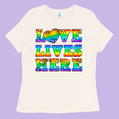 Western Love Lives Here Ladies Tee Designed By Bundleandbundleshop