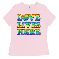 Bubblegum Pink Western Love Lives Here Ladies Tee - BundleAndBundleShop