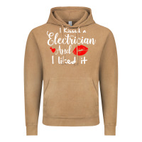 Vintage Camel i kissed an electrician and i liked it for girlfriend wife pullover ho Vintage Hoodie - linhVisuals