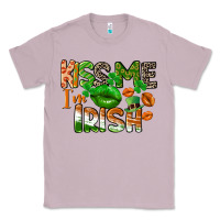 Lilac Kiss me i am irish St. Patrick's Day Classic Tee - CowGirlArtShop