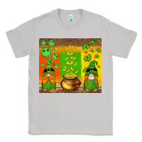 Moon Dust st patricks gnomes and coins with shamrock Classic Tee - Artiststas