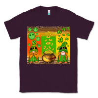 Plum st patricks gnomes and coins with shamrock Classic Tee - Artiststas