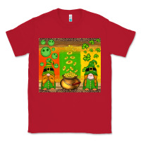 Red st patricks gnomes and coins with shamrock Classic Tee - Artiststas