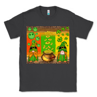 Smoke st patricks gnomes and coins with shamrock Classic Tee - Artiststas