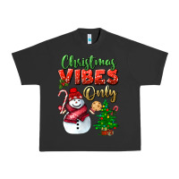 Pigment Black christmas vibes only Urban Heavy Tee - BundleAndBundleShop