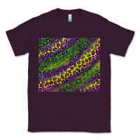 Plum mardi gras leopard background Classic Tee - RanaPortraitStore